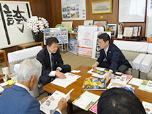 埼玉県さいたま市長を表敬訪問
