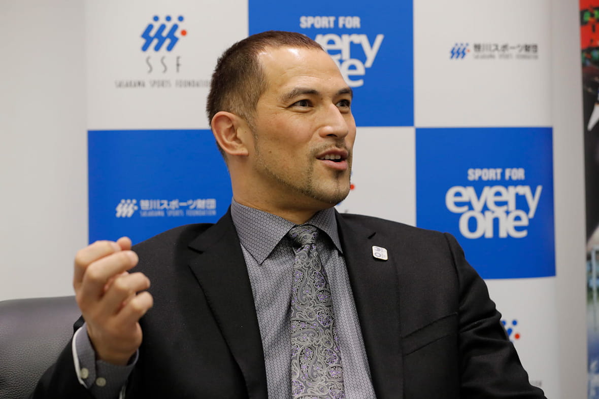 The Sydney Games prompted a shift in Murofushi’s thinking about competitive life, leading him to relentlessly pursue change and innovation until retiring as an athlete at age 41. ©Photo Kishimoto