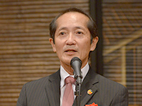 山口 泰雄氏