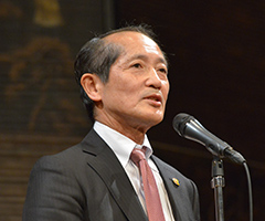 山口 泰雄氏