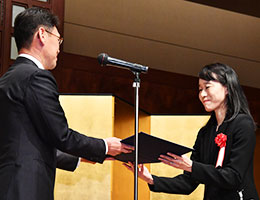 田中 千晶 氏