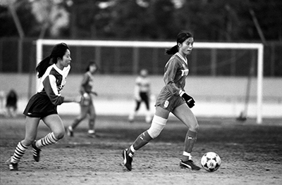 第1回日本女子サッカーリーグで初得点をあげる（1990年）
