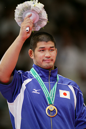 世界柔道選手権大阪大会100kg級で優勝（2003年）