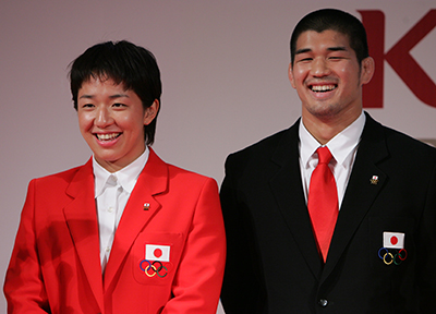 アテネ・オリンピックでは日本選手団の主将を務める。