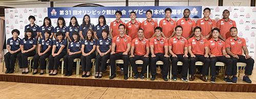 勢ぞろいしたリオデジャネイロオリンピック7人制ラグビー男女日本代表（2016）