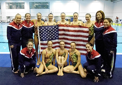 上海で開催された世界水泳で指導にあたったアメリカチームのメンバーと（後列右から二人目）（2011）