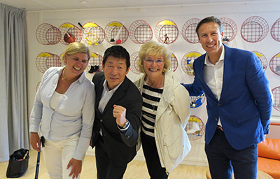 FIG会長選挙のために各国の体操協会を歴訪。  スウェーデン協会のメンバーと。  （左から二人目）（2016年）
