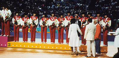 ロサンゼルスオリンピックの表彰式（左から三番目）（1984年）