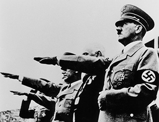 ベルリン大会開会式のアドルフ・ヒトラー