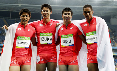 リオデジャネイロ大会4×100mリレーで銀メダルを獲得した日本チーム（2016年）