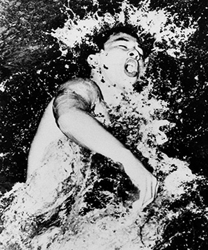 戦後世界新記録を連発し、“フジヤマのトビウオ”と呼ばれた古橋廣之進の力泳
