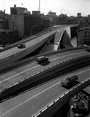 東京オリンピックを期に整備された首都高速道路