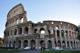 西暦80年、ローマ帝政期に作られた円形闘技場“コロセウム”