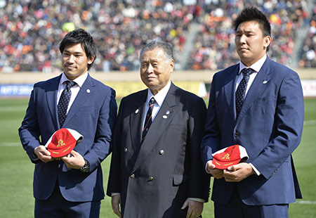 日本ラグビーフットボール協会会長時代、代表キャップ授与式（中央、2014年）