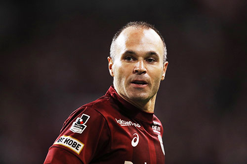 J1ヴィッセル神戸でプレーするイニエスタ選手(2018年)