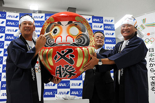 2016年東京オリンピック・パラリンピック招致で応援団長を務めた森末慎二氏（左）と松木安太郎氏（右）（2009年）
