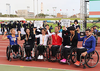 男子はマルセル・フグ、女子はマニュエラ・シャーが優勝