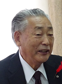 須藤氏（新郷村長）