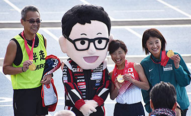 デモンストレーションランを行った道下美里選手