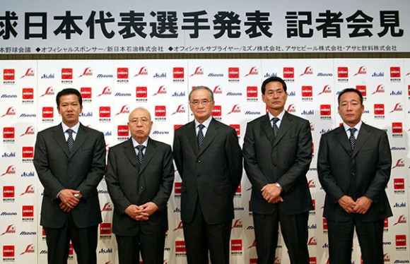 2004年アテネオリンピック野球日本代表選手発表記者会見。中央は長嶋茂雄監督 