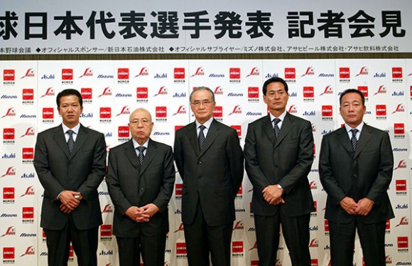 2004年アテネオリンピック野球日本代表選手発表記者会見。中央は長嶋茂雄監督 