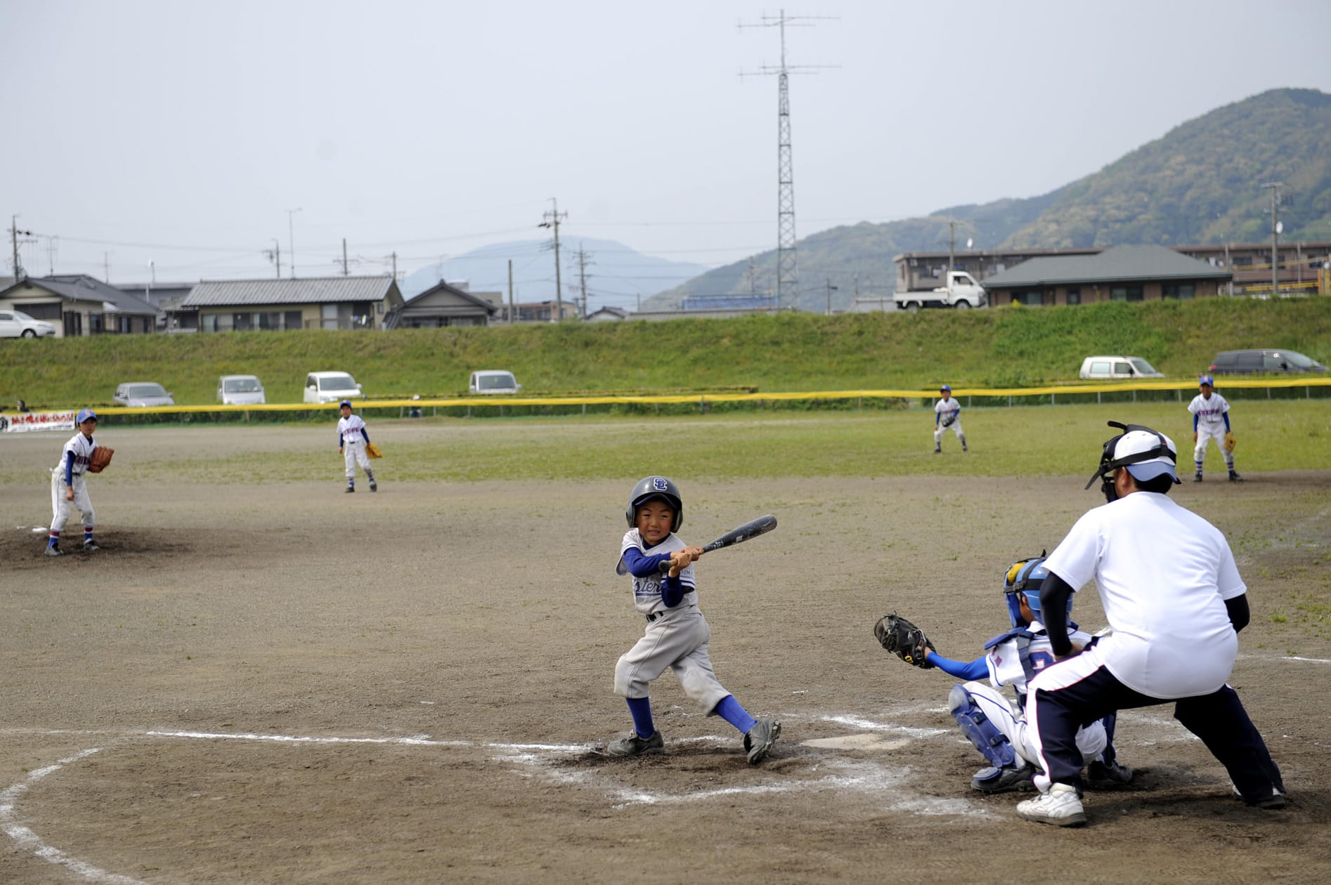 School-based programs should be augmented with those offered by junior and community sports clubs, Izumi believes, to ensure that sports continue to play a key role in youth development.