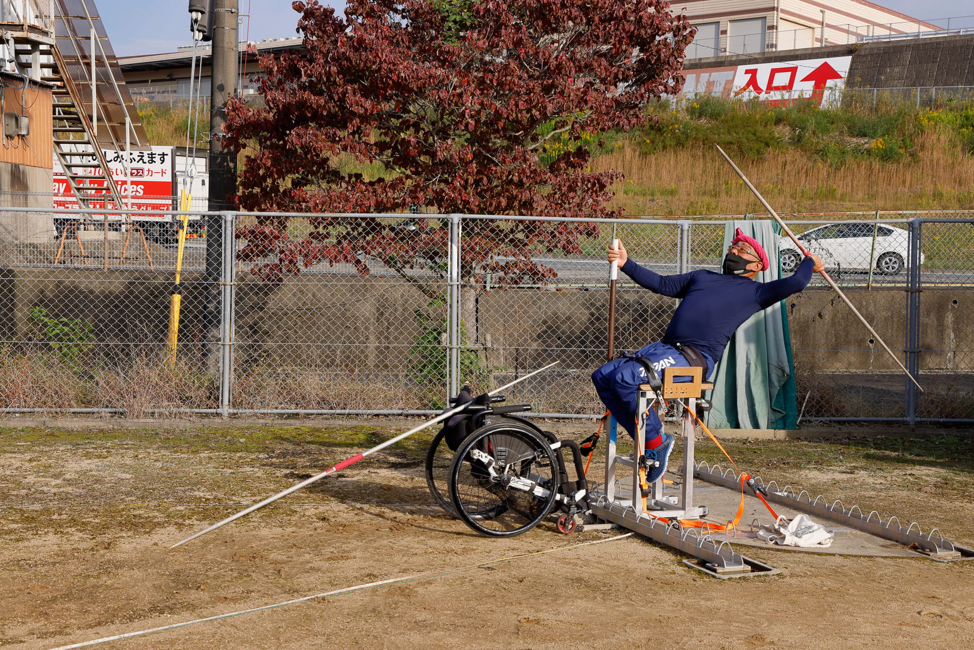 Koji Otsuki, the Japanese record holder for seated javelin throw, also participated in Challenge Day. He served as a torchbearer for the Tokyo 2020 Olympic Games Opening Ceremony.