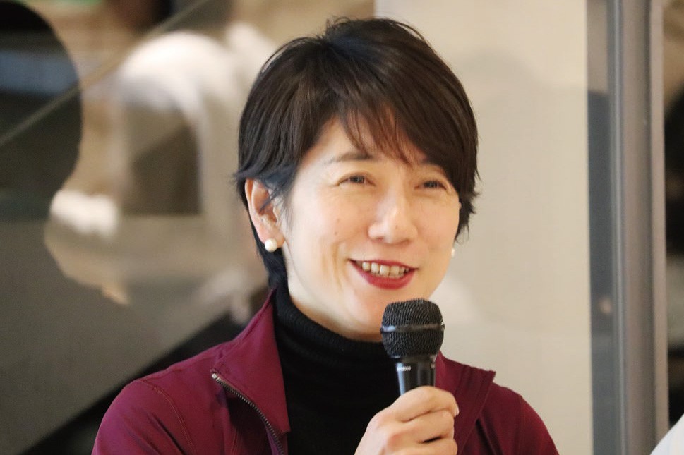 影山 桐子 氏