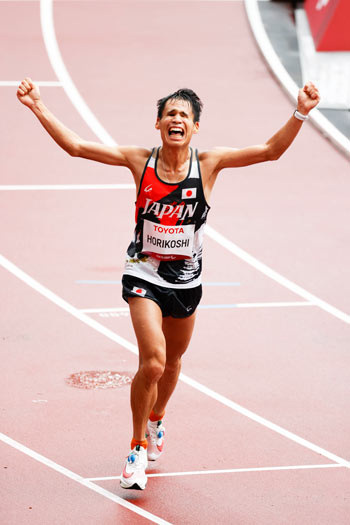 東京2020パラリンピック男子マラソンT12で銅メダルを獲得した堀越信司