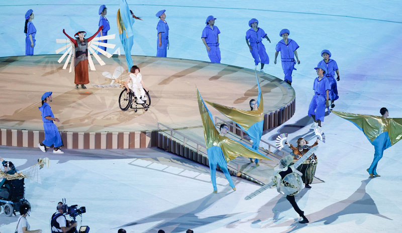 パラリンピック開会式の「片翼の小さな飛行機の物語」