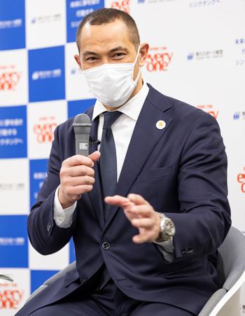 室伏 広治 氏