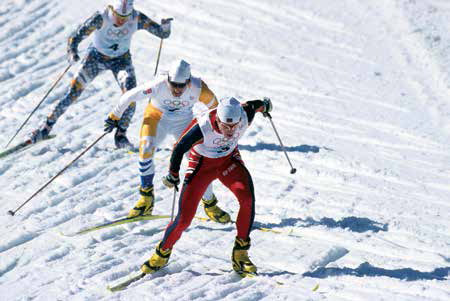 1998年長野冬季大会クロスカントリースキー50km フリー、ヨンソンを捉え前に出たダーリ（先頭）