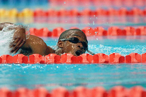 赤道ギニアの選手・ムサンバニの力泳