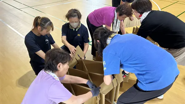 段ボールベッド組立体験