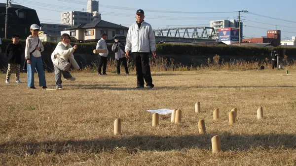 ニュースポーツ体験（モルック）