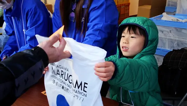 香川丸亀国際ハーフマラソン 親子ボランティア