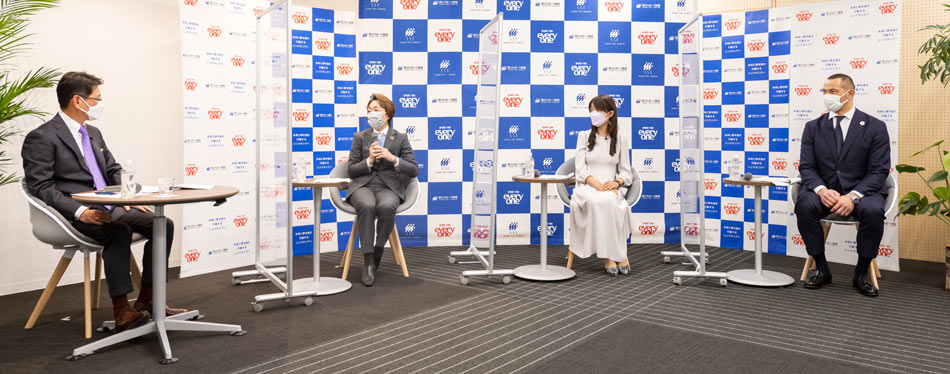 本座談会では、新型コロナウイルス感染対策としてマスクを着用しています。