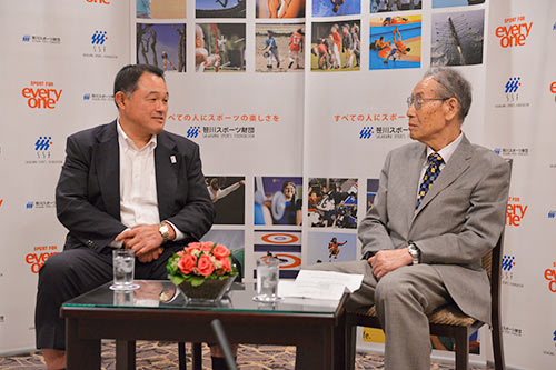 山下 泰裕氏(当日のインタビュー風景)