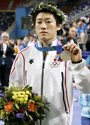 2004年アテネオリンピック、レスリング女子51kg級銀メダルの伊調千春