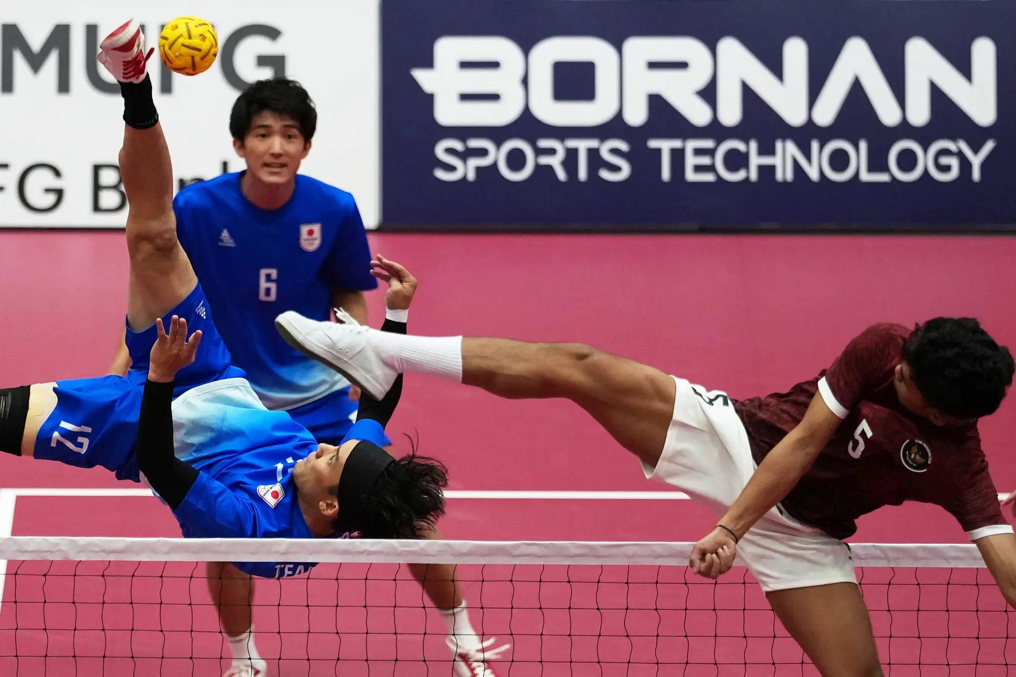  アジア大会。セパタクロー男子クワッド決勝。激闘のワンシーン