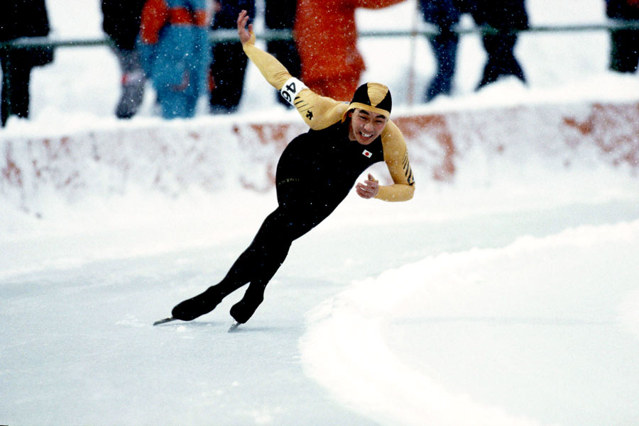 1984年サラエボ冬季大会、男子500mで銀メダルを獲得した北沢欣浩