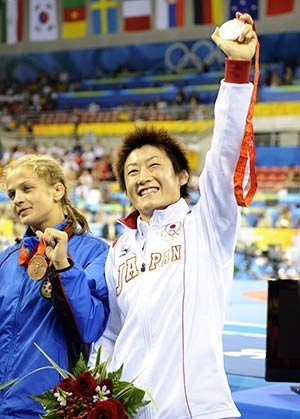 2008年北京オリンピック、レスリング女子51kg級銀メダルの伊調千春