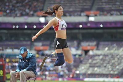 ロンドン・パラリンピック陸上走幅跳びに出場した佐藤真海選手