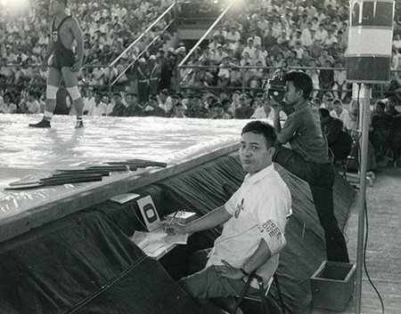 ジャカルタで行われた「新興国競技大会」のレスリング競技を取材中の宮澤（1963年）
