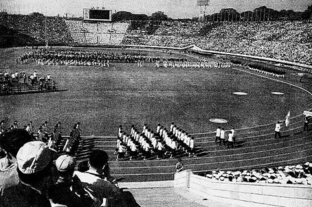 旧国立競技場で行われた1958年第3回アジア競技大会の開会式
