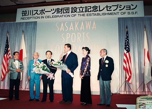 笹川スポーツ財団設立記念レセプション（左端が笹川良一）（1991年）