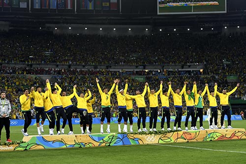 リオでジャネイロオリンピックのサッカーで金メダルに輝いたブラジルチーム