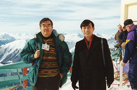 ダボス会議に出席（左が斉藤氏）(1990年ごろ)