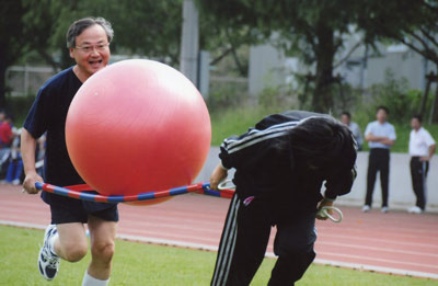 警察学校体育祭での米村氏（2008年9月）