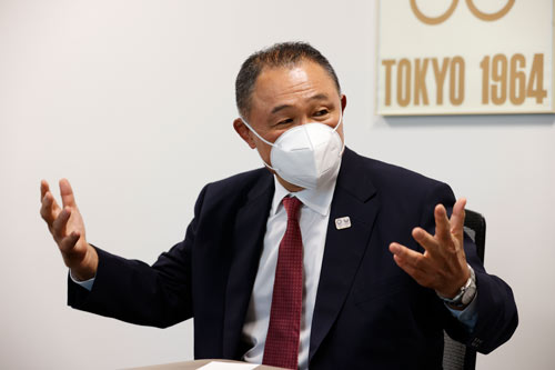 山下 泰裕氏(当日のインタビュー風景)